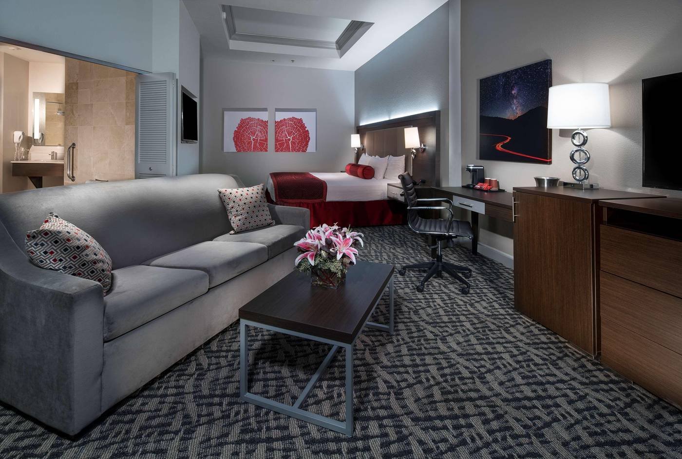 The-Strat-Hotel--Casino---Tower-Room-38