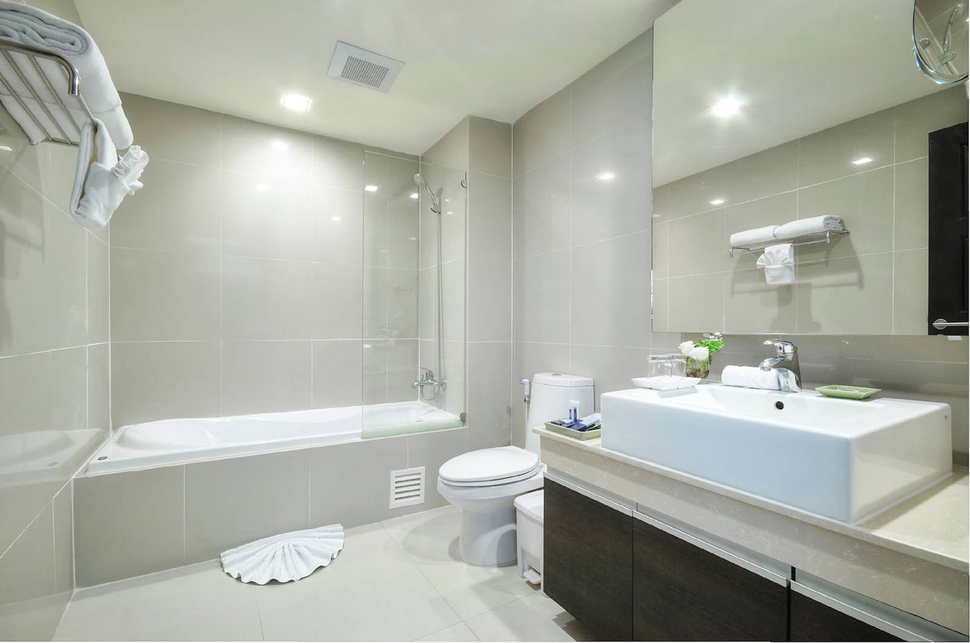 Aspen-Suites-Sukhumvit-2-Room-47