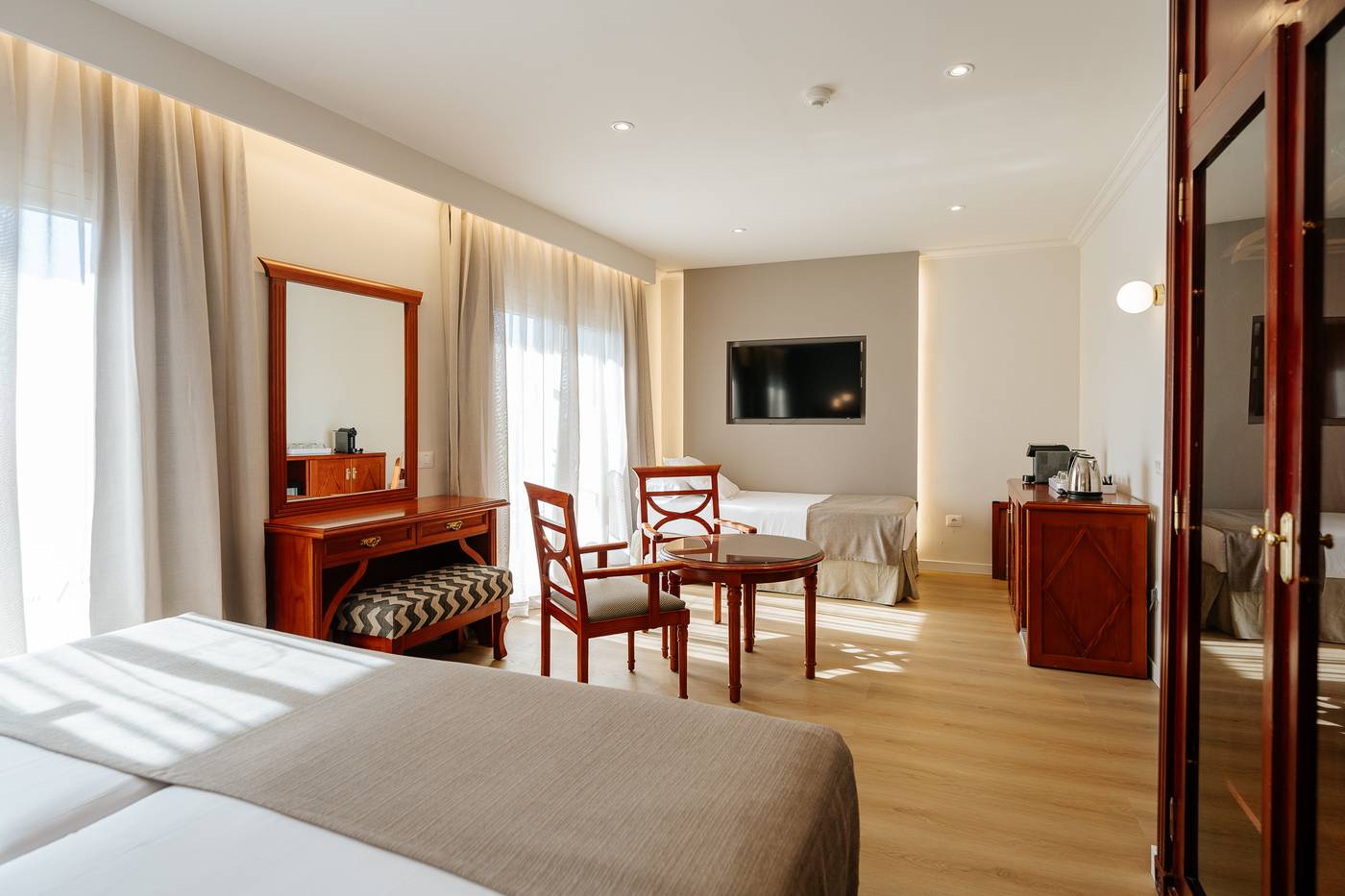 Labranda-Reveron-Plaza-Hotel-Room-20