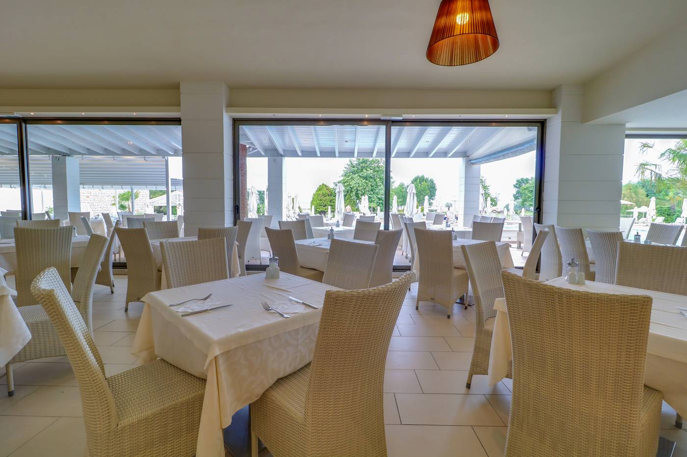 Bomo-Olympus-Grand-Restaurant-58