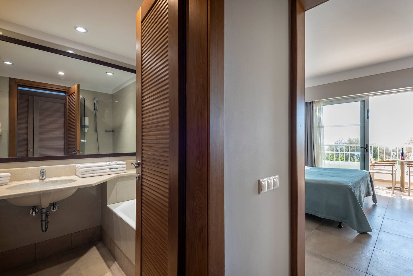 Lakitira-Resort-Room-23