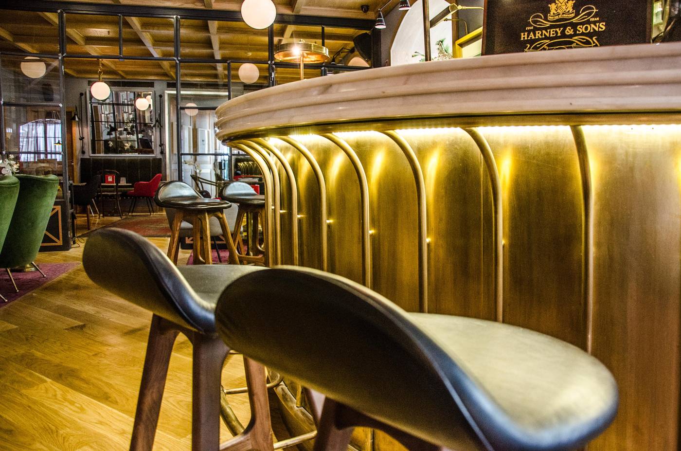 Browns-Central-Hotel-Bar-21