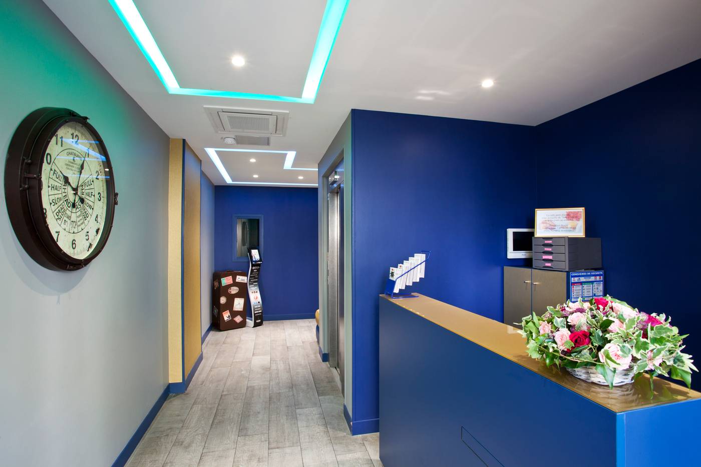 Trianon-Gare-de-Lyon-Lobby-1