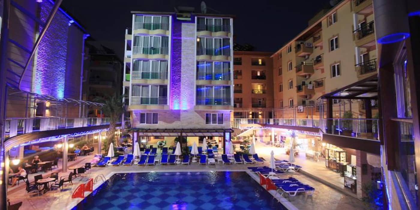 Tac-Premier-Hotel---Spa-Pool-4