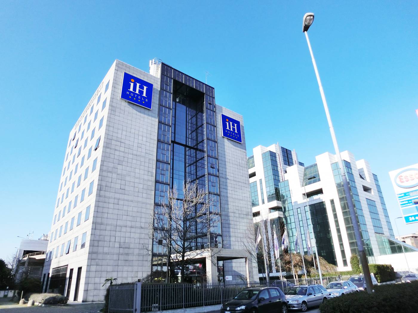 iH-Hotels-Milano-Lorenteggio-General-view-11