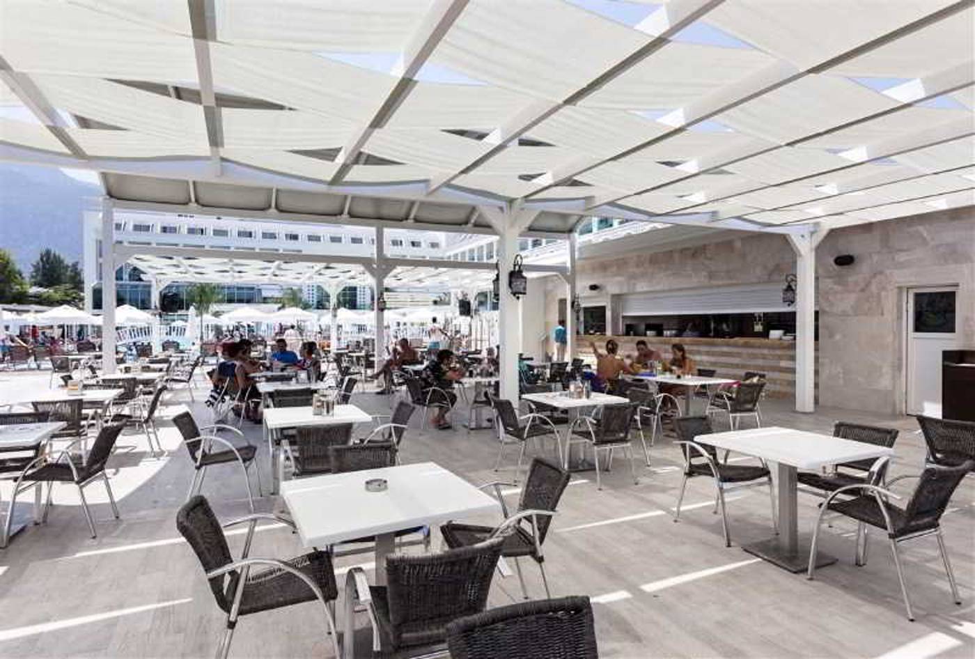 Karmir-Resort---Spa-Hotel-Terrace-22