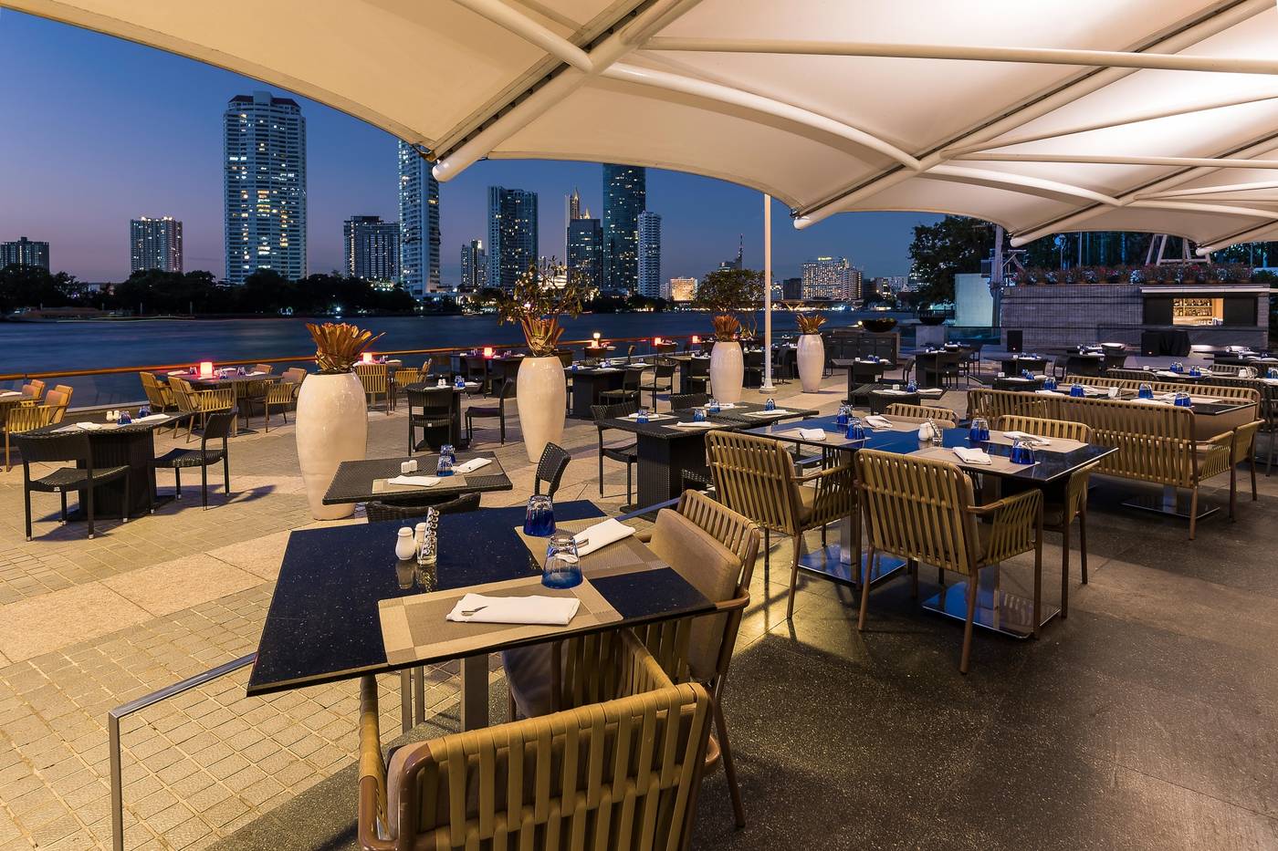 Chatrium-Hotel-Riverside-Bangkok-Restaurant-73