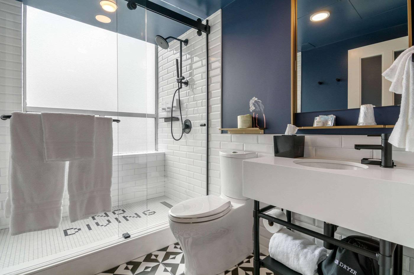 Hotel-Belmont-Vancouver-MGallery-Room-60