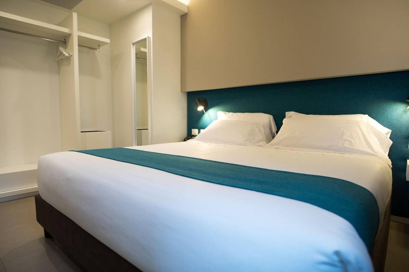 Airone City Hotel-Italy-CATANIA-Room-9
