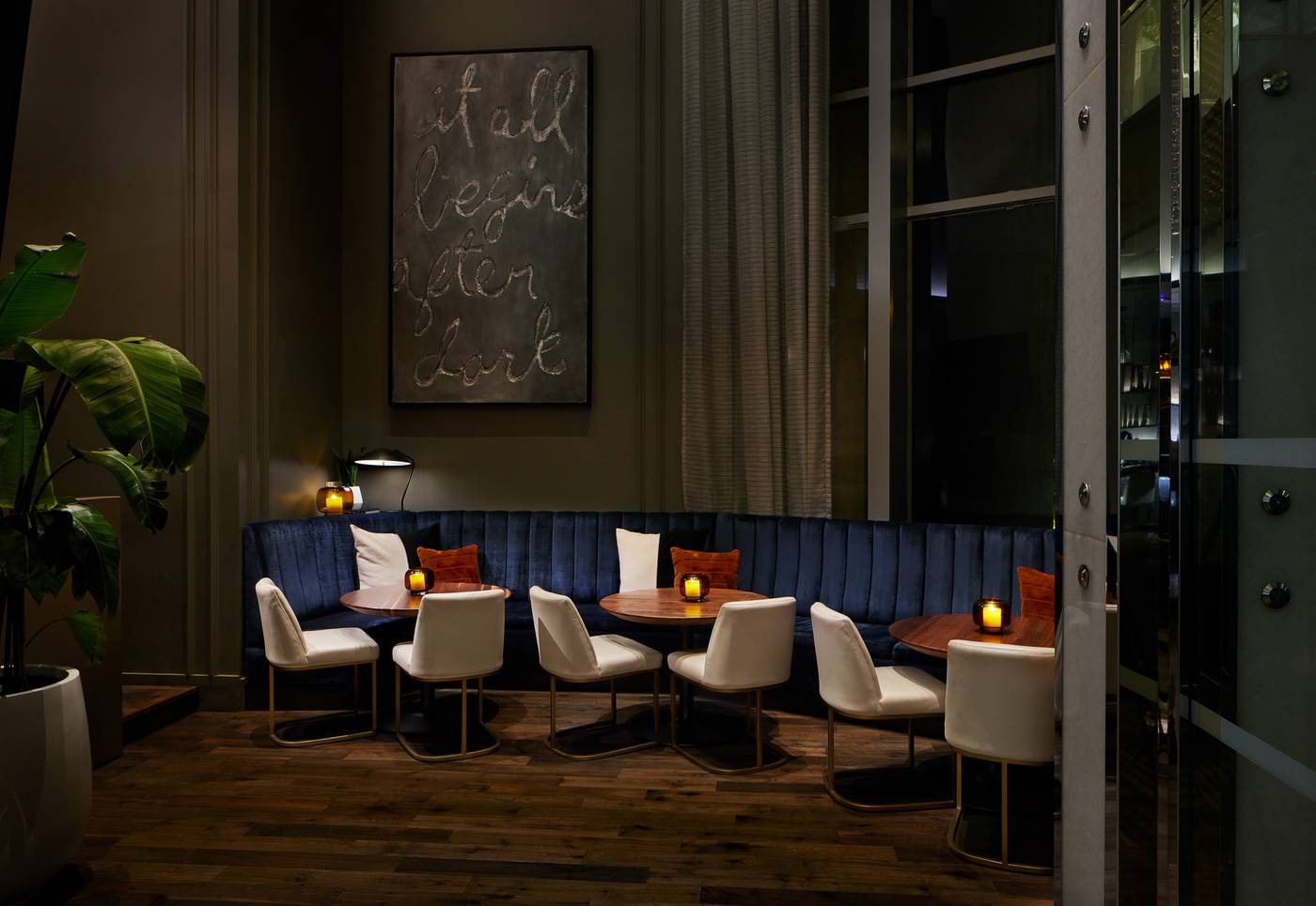 Paradox-Hotel-Vancouver-Restaurant-25
