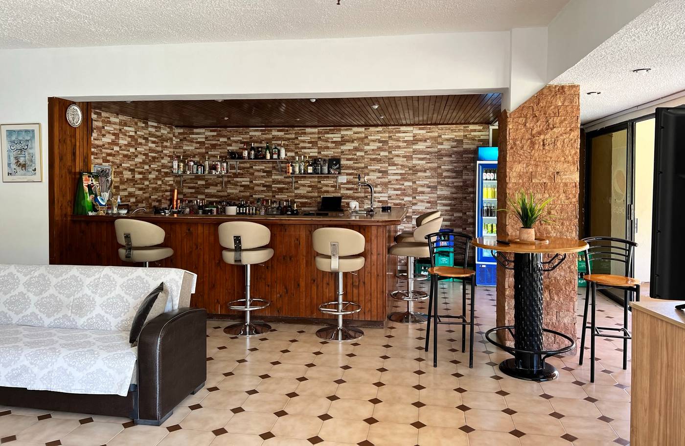 Golden-Days-Aparthotel-Bar-27