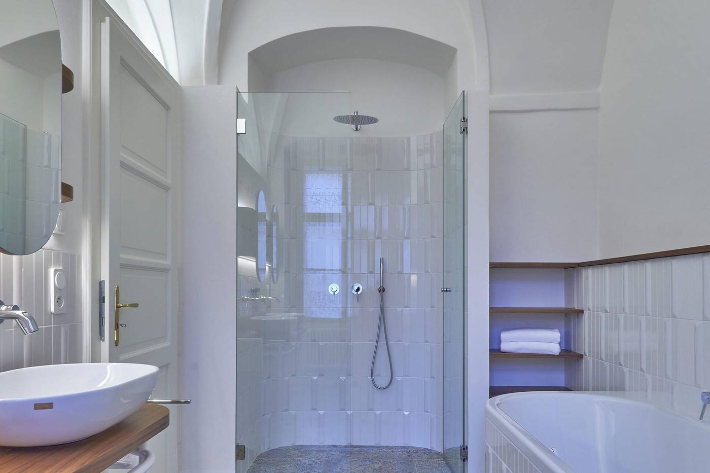 U-Tri-Pstrosu-Room-43