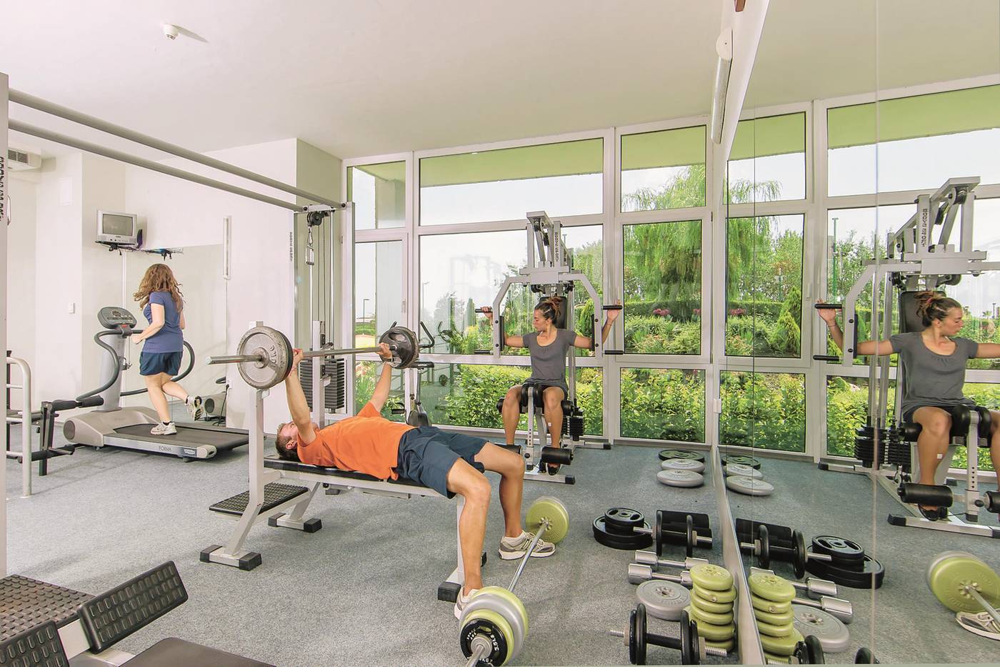 Neptun-Beach-Sports-and-Entertainment-59