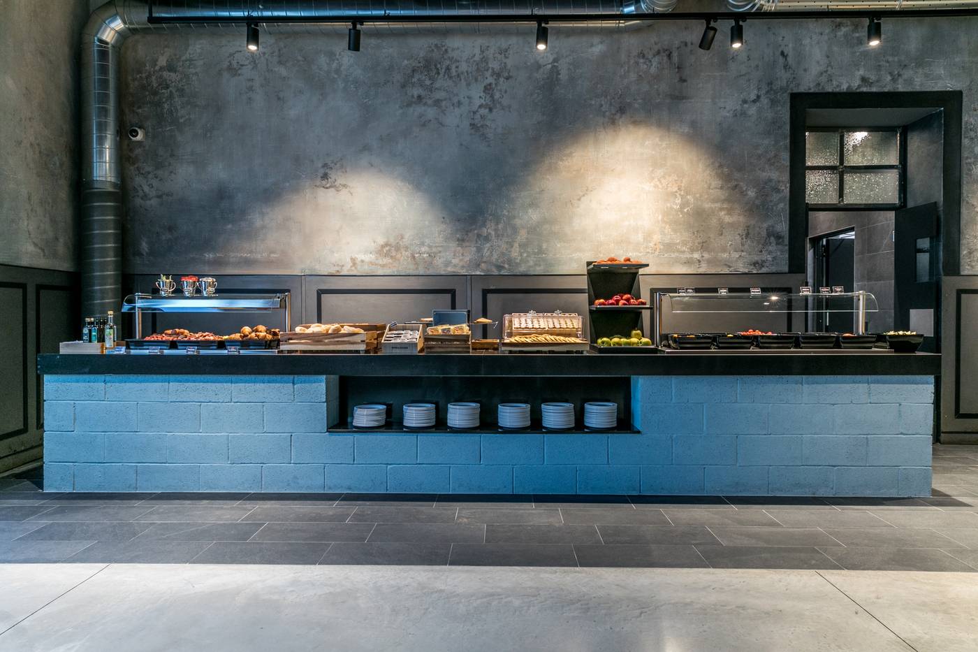 J24-Hotel-Milano-General-view-22