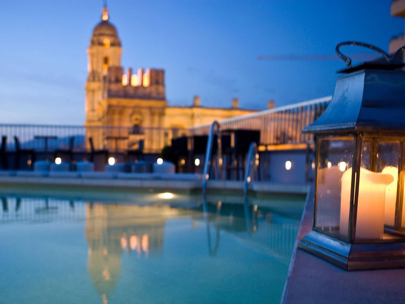 Molina-Lario-Pool-21