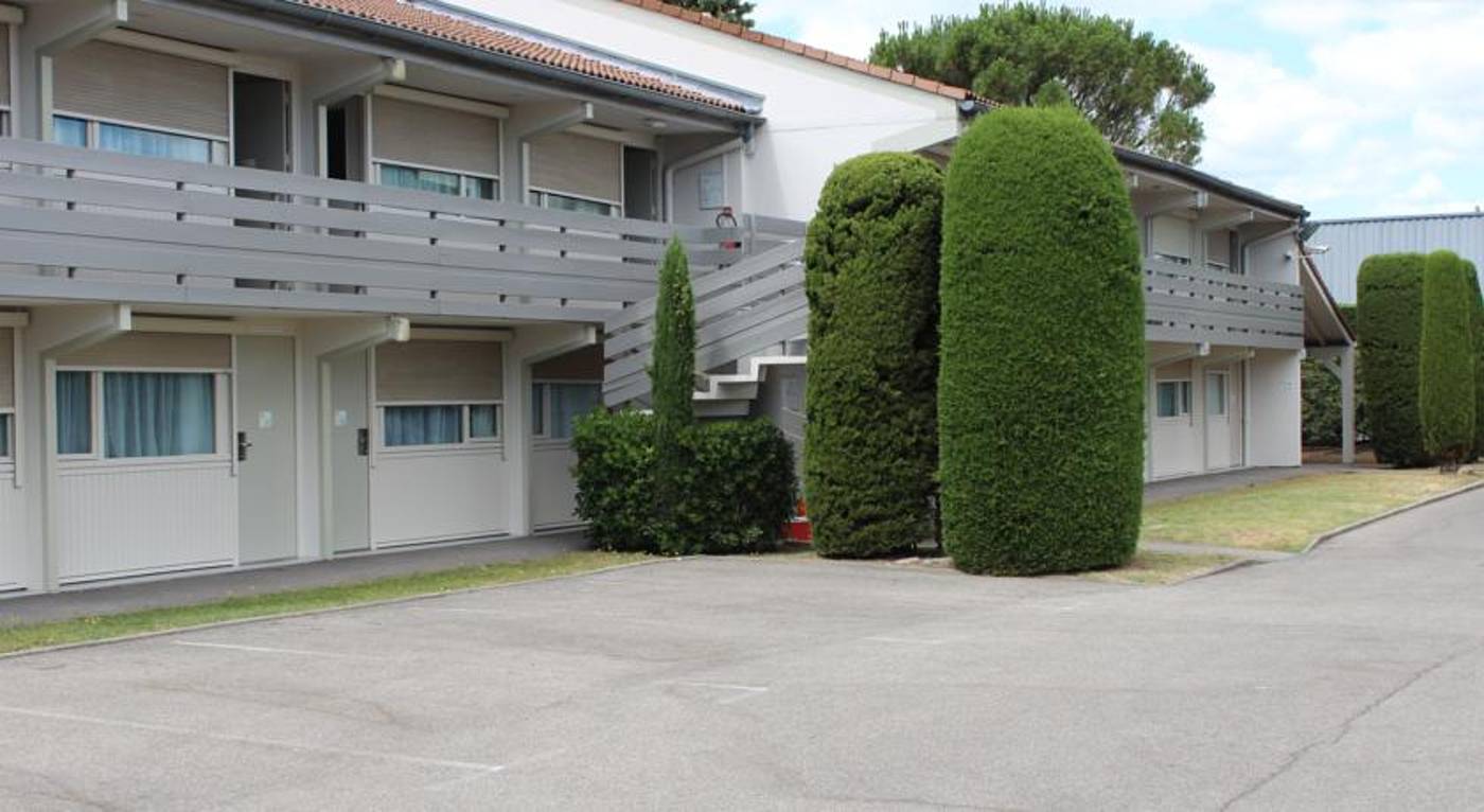 B&B HOTEL Avignon Sud Parc des Expositions-France-MONTFAVET CEDEX-General view-1