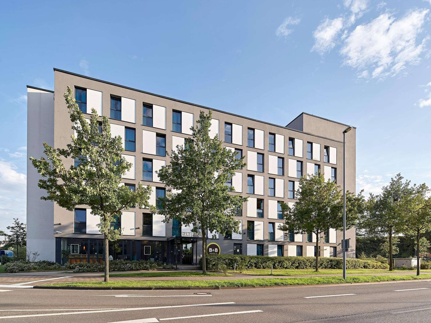 B-B-Hotel-Koln-Messe-General-view-8