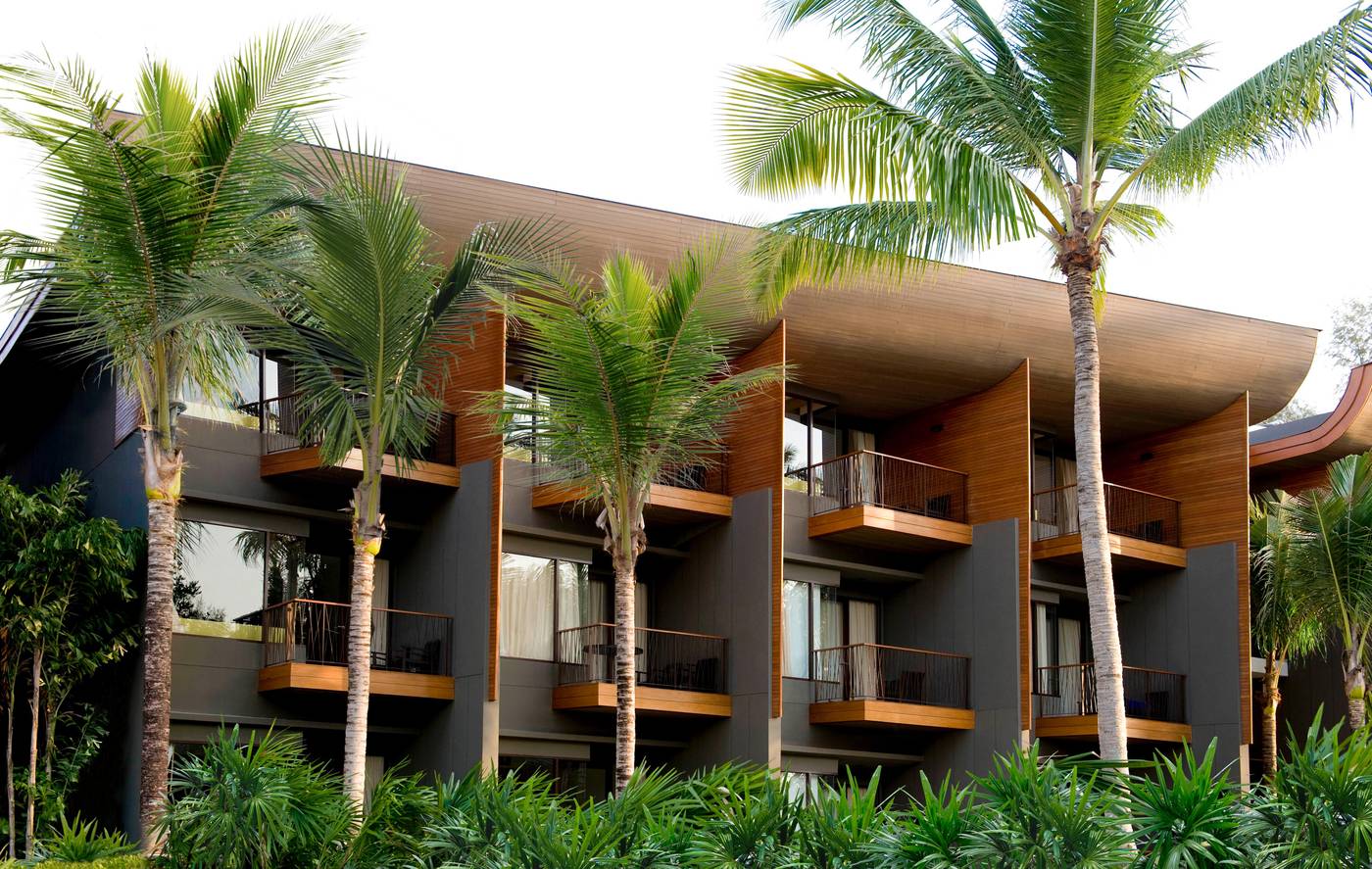 Renaissance-Phuket-Resort---Spa-Terrace-11