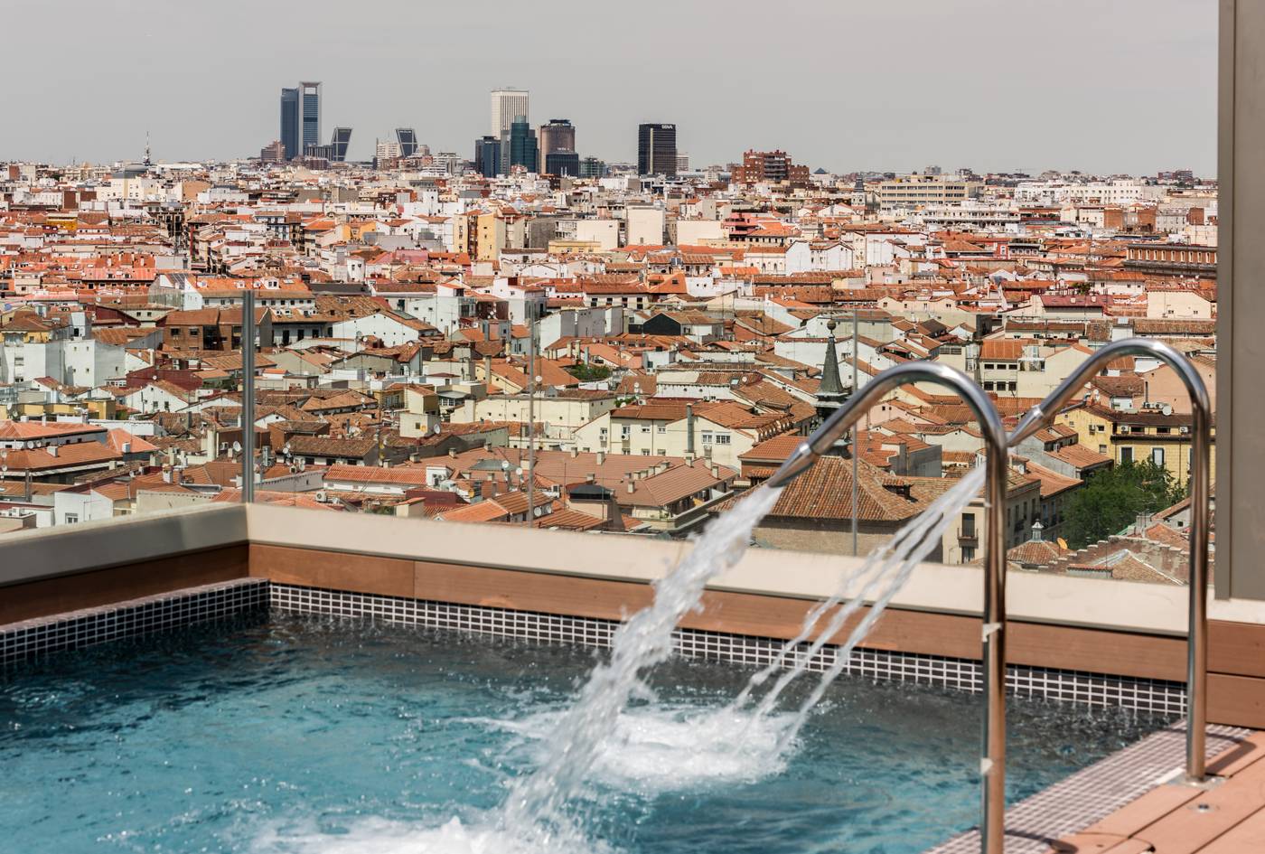 Gran-Via-Centric-II-Pool-54