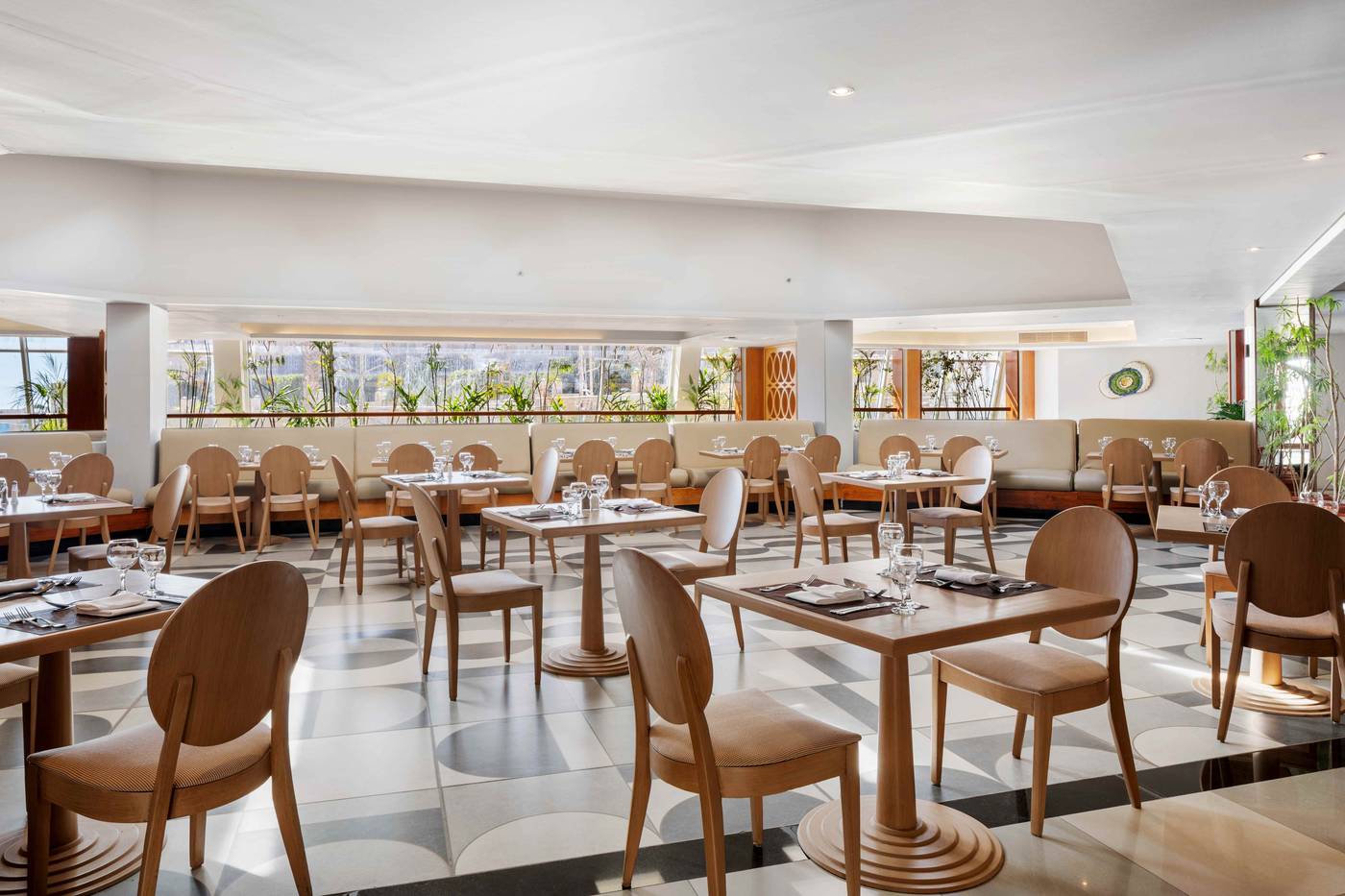 Hilton-Sharks-Bay-Resort-Restaurant-71