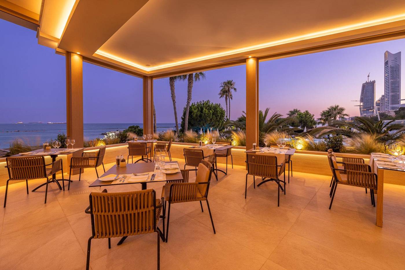 Crowne-Plaza-Limassol-Restaurant-14