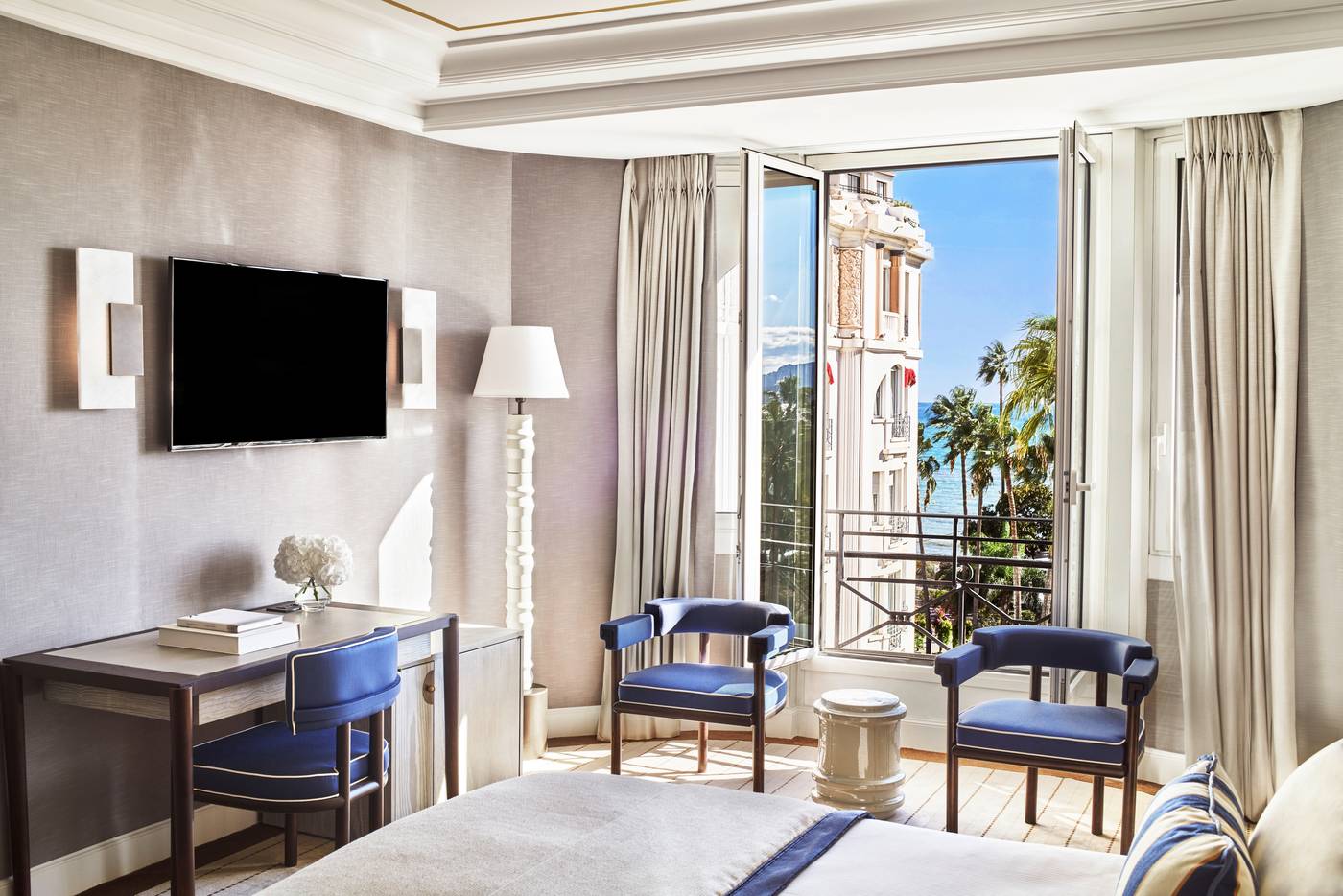 H----tel-Barri----re-Le-Majestic-Cannes-Room-26