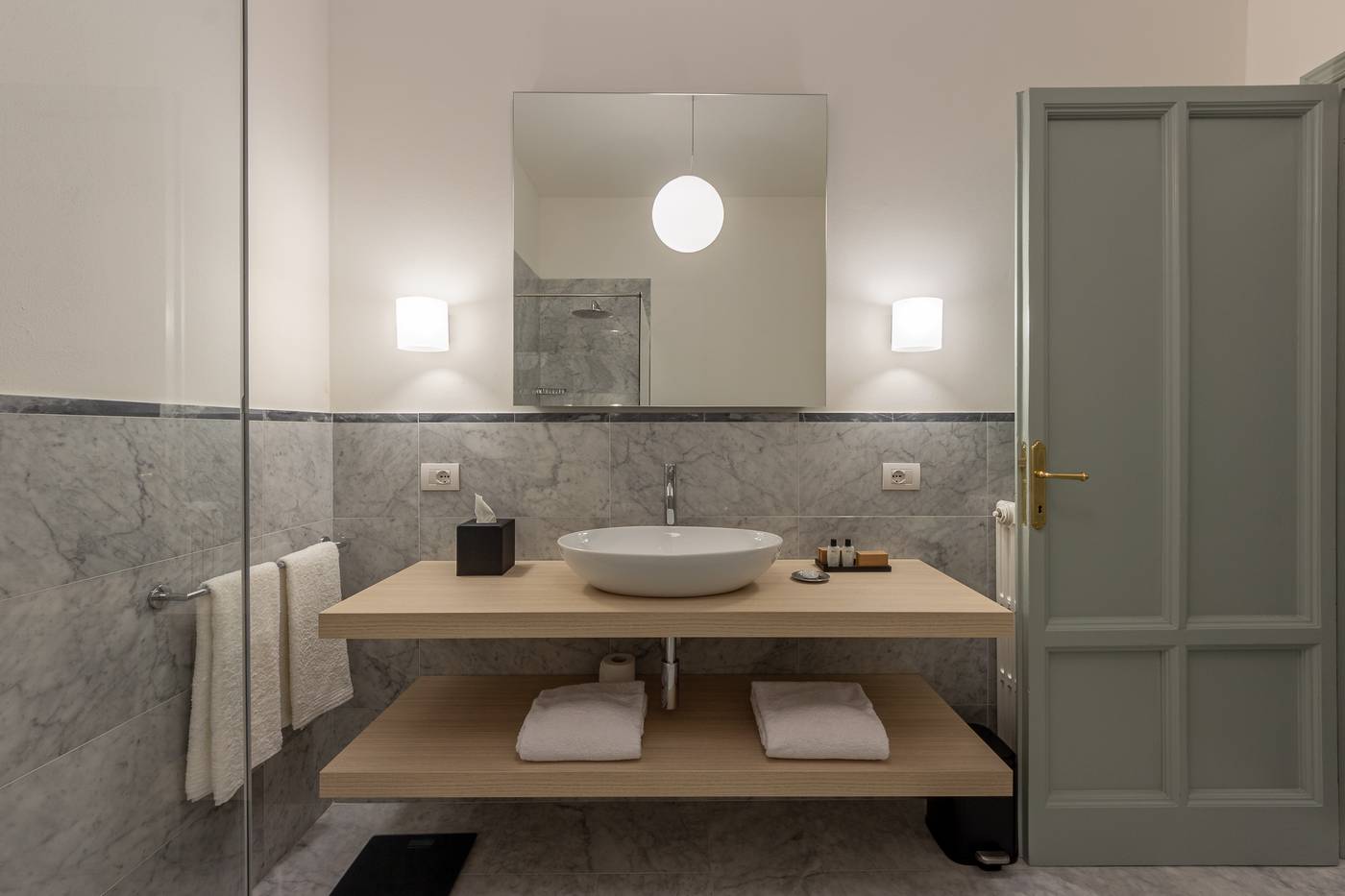 Grand-Universe-La-Residenza-Room-30