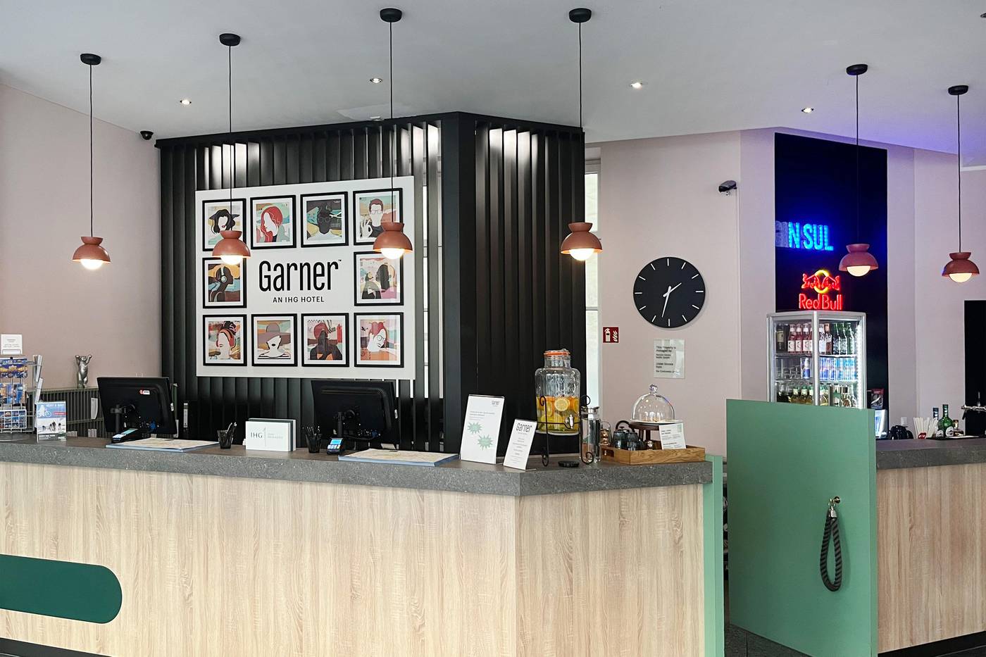 Select-Hotel-Berlin-Checkpoint-Charlie-Lobby-21