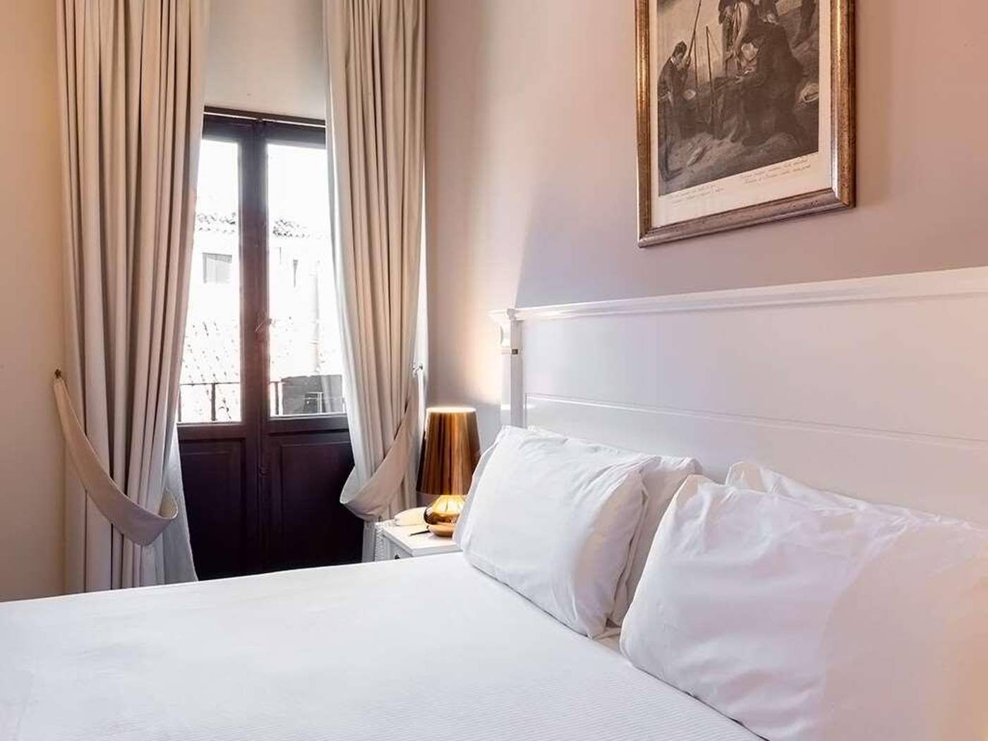 Sonder-Salute-Palace-Room-46