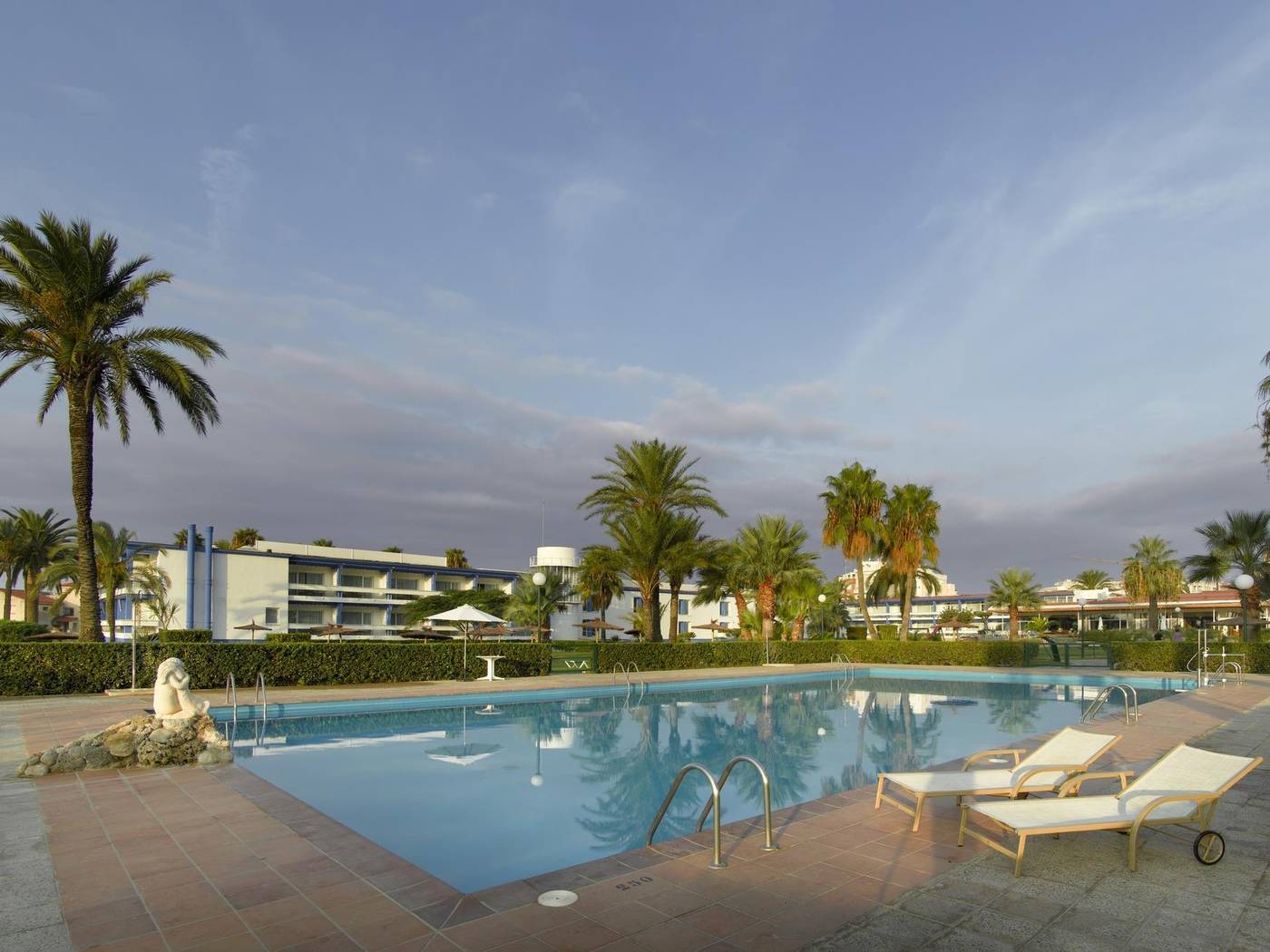 Parador-de-Benicarlo-Pool-2