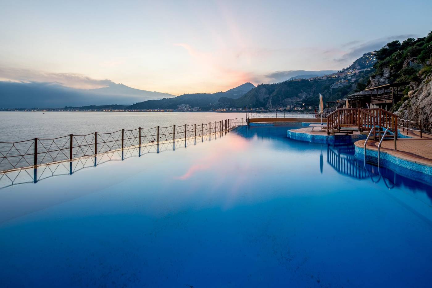Unahotels-Capotaormina-Pool-65