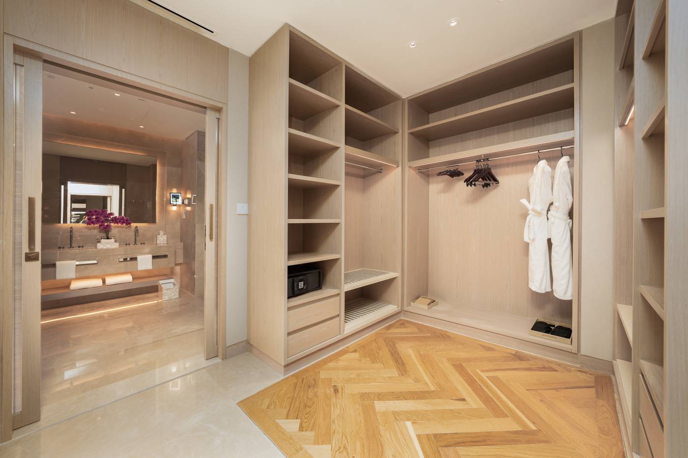 Five-Luxe-Hotel-Room-24