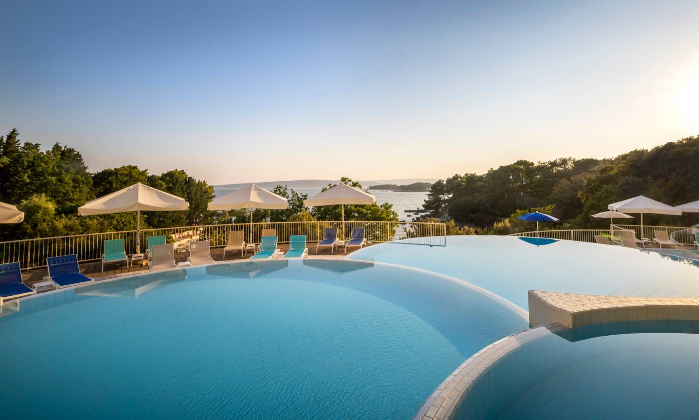 Hotel-Valamar-Koralj-Pool-5