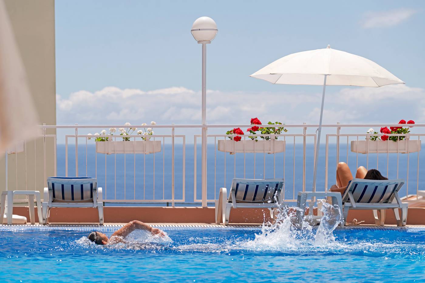 Estrelicia-Hotel-Pool-9