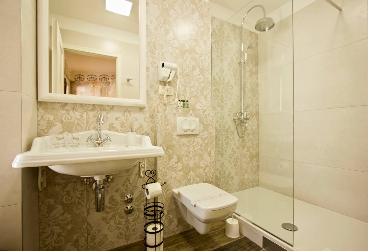 Plaza-Marchi-Old-Town---Quaint---Elegant-Hotels-Room-74