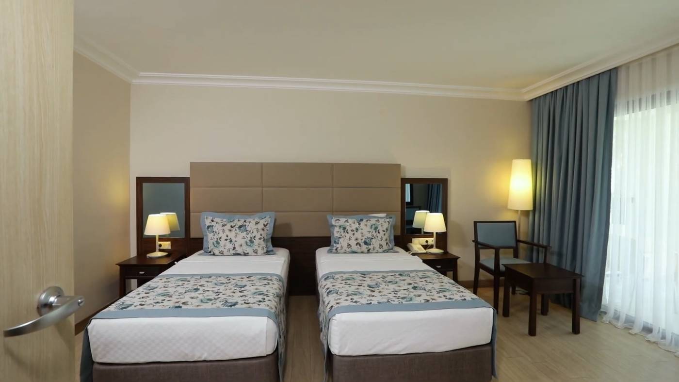 Seven-Seas-Hotel-Life-Room-32