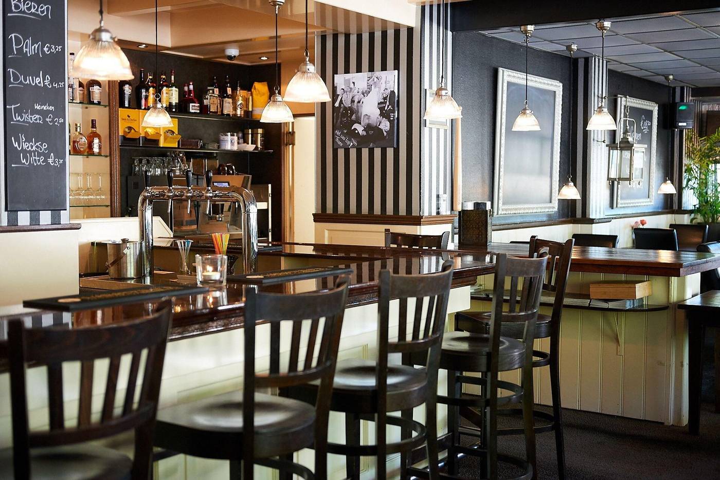 Hotel-De-Jonge-Heertjes-Bar-9