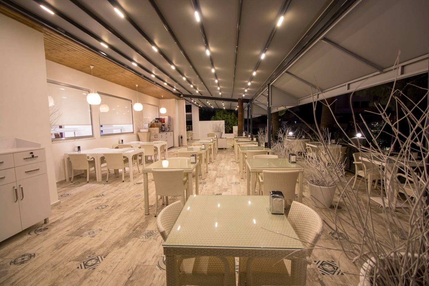 Munamar-Beach-Residence-Restaurant-35