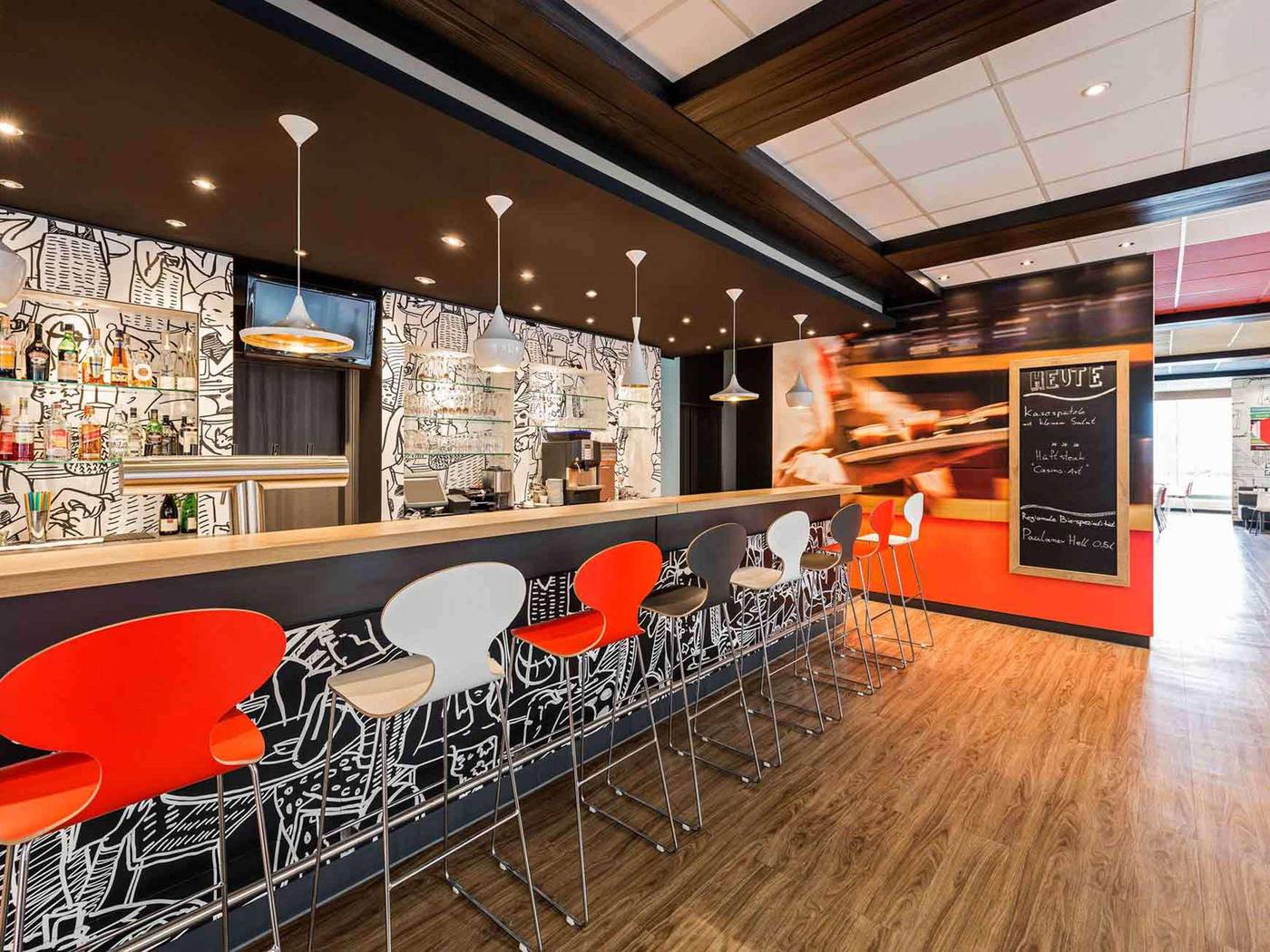 ibis-Muenchen-Parkstadt-Schwabing-Bar-16