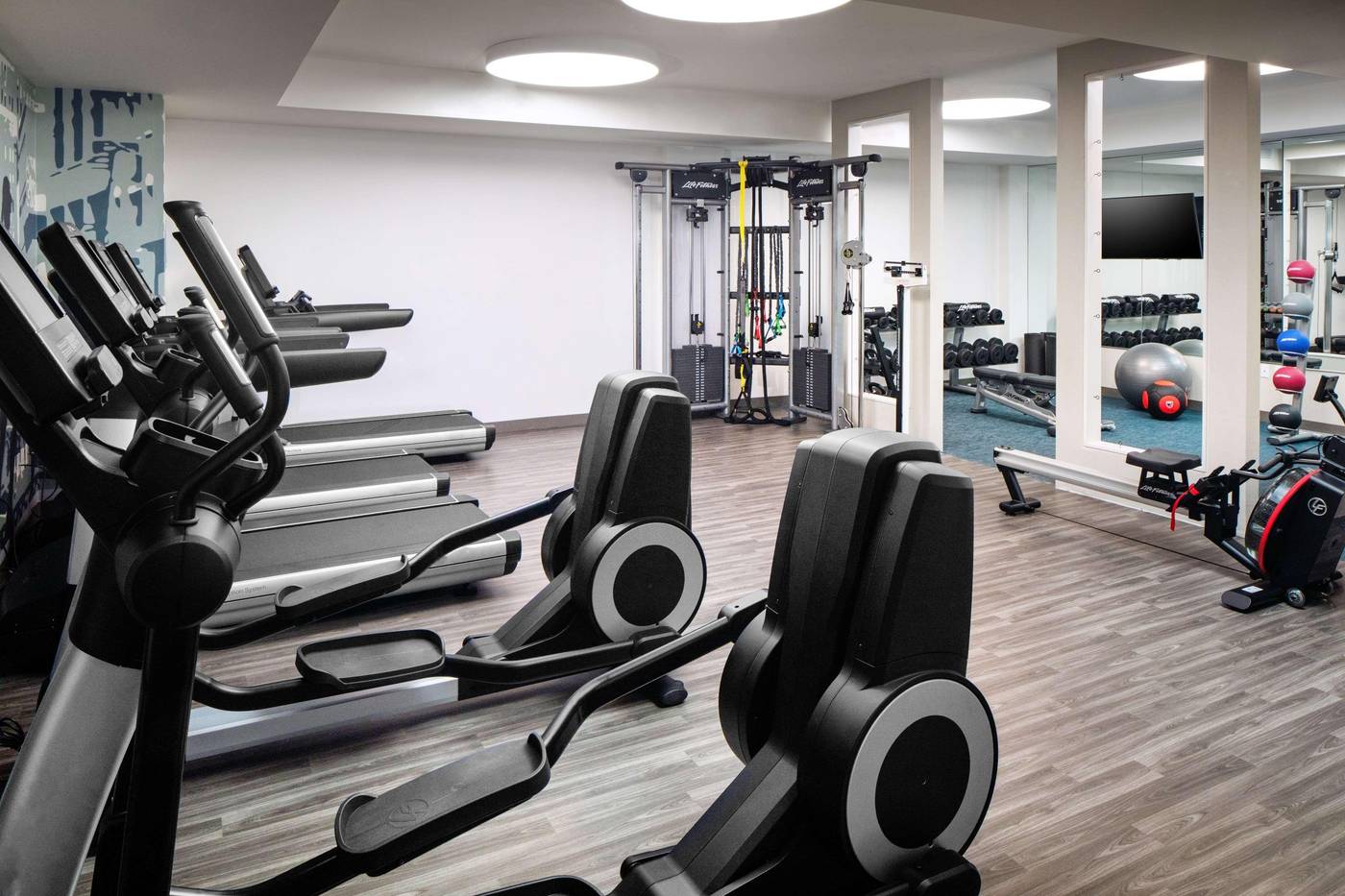 Hyatt-Place-NYC-Chelsea-Sports-and-Entertainment-53