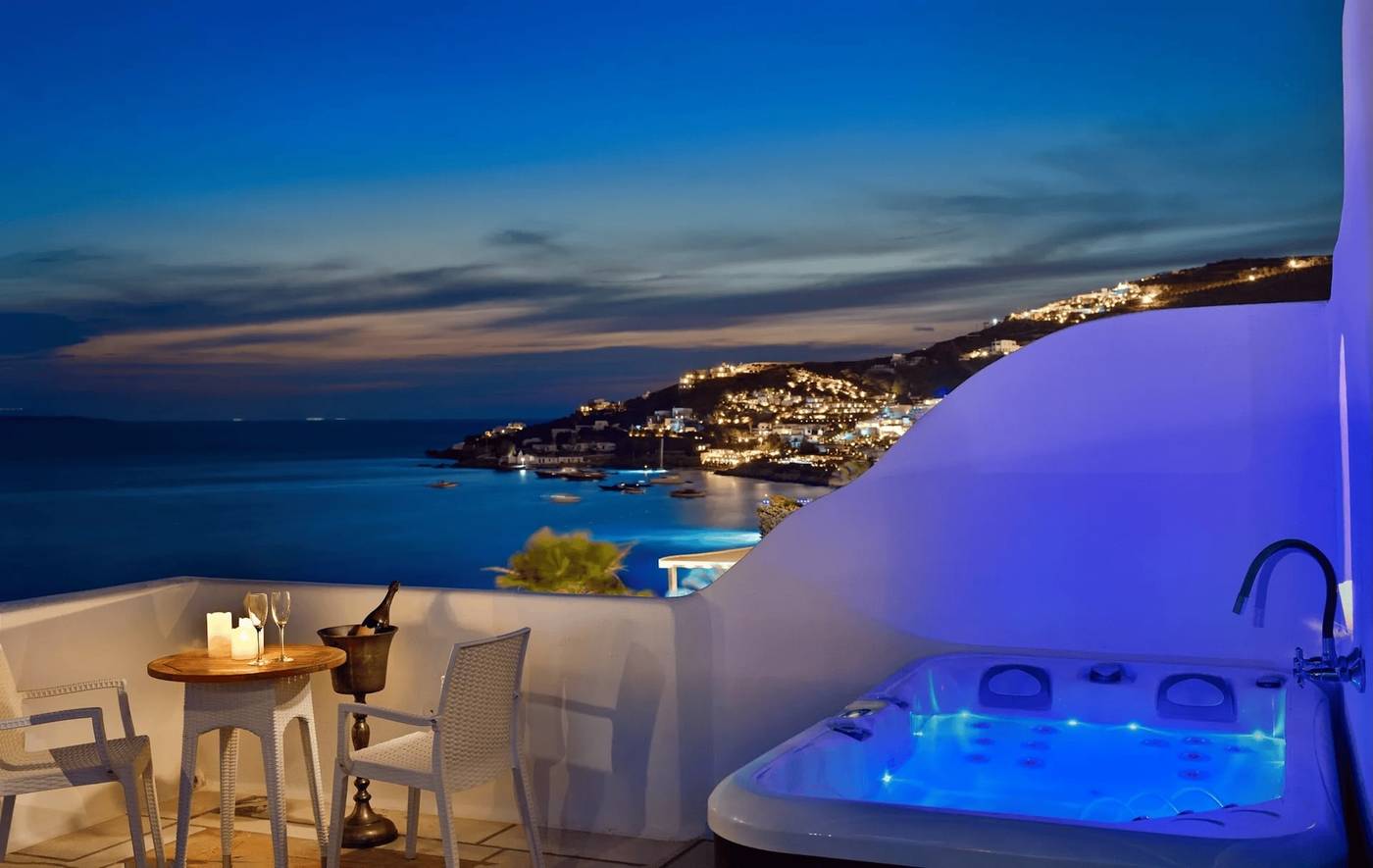 Saint-John-Hotel-Villas---Spa-Room-99