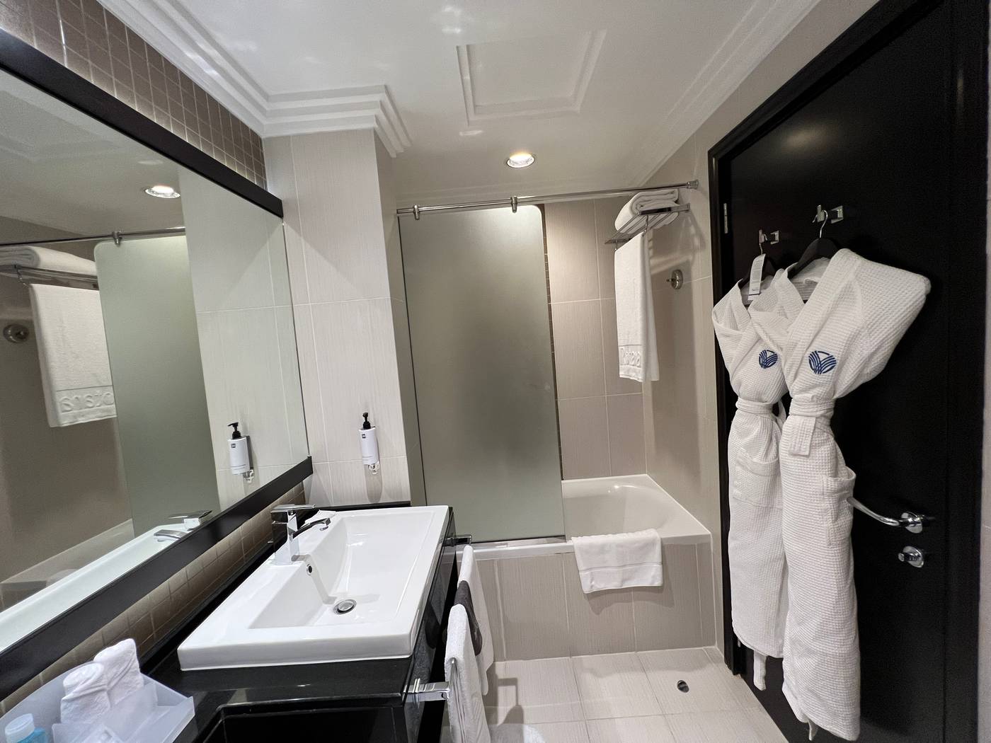 Towers-Rotana-Room-39