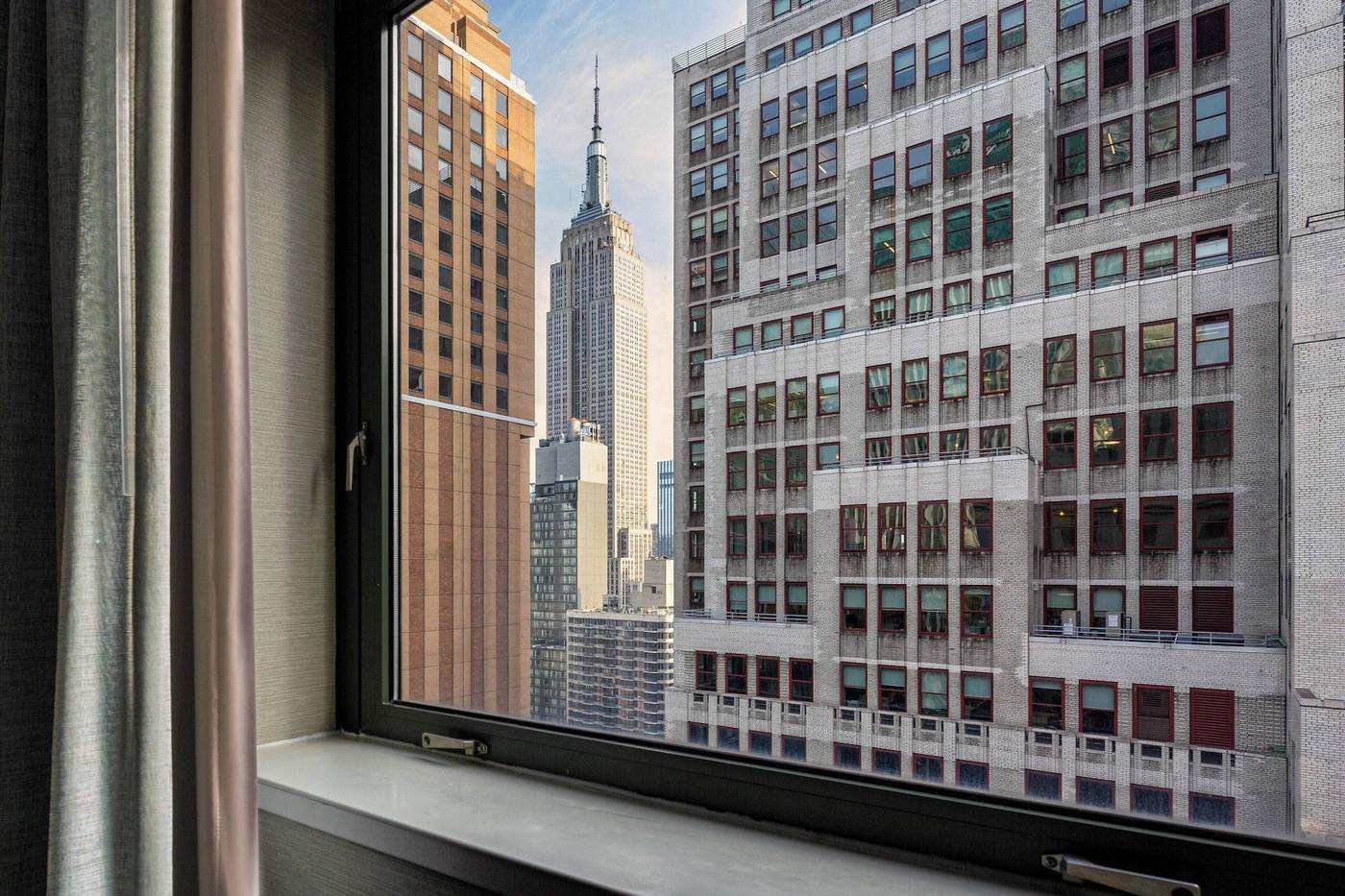 Courtyard-By-Marriott-New-York-Manhattan-Times-Squ-Room-32