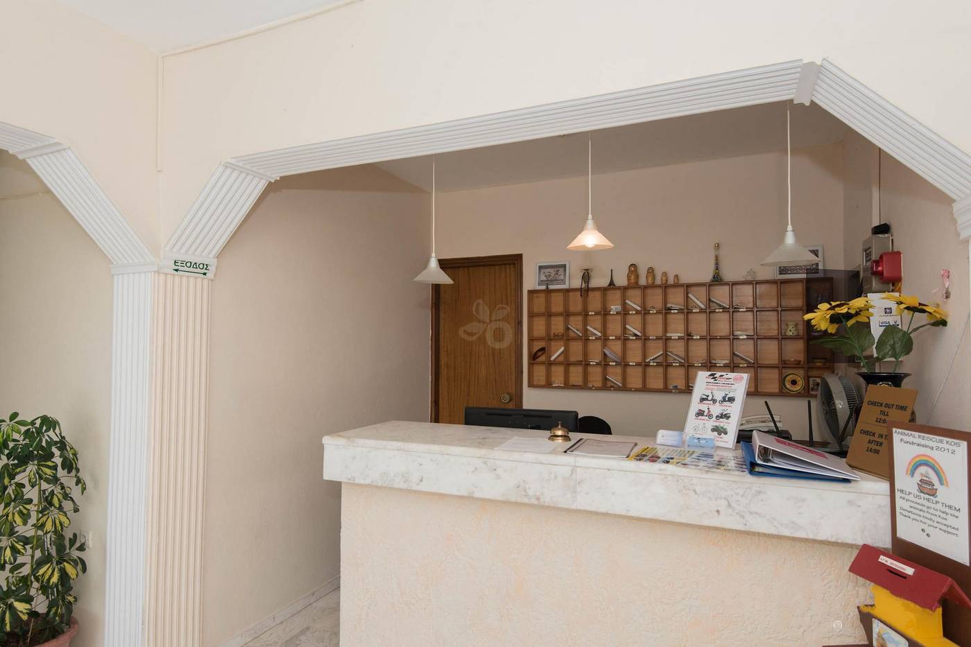 Leonidas-Hotel-And-Studios-Lobby-53