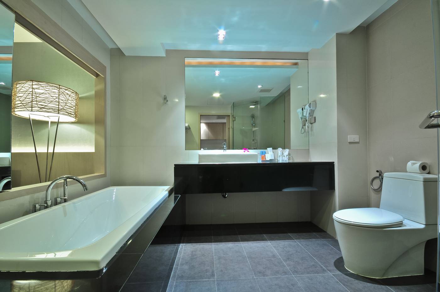 The-Ashlee-Heights-Patong-Room-13