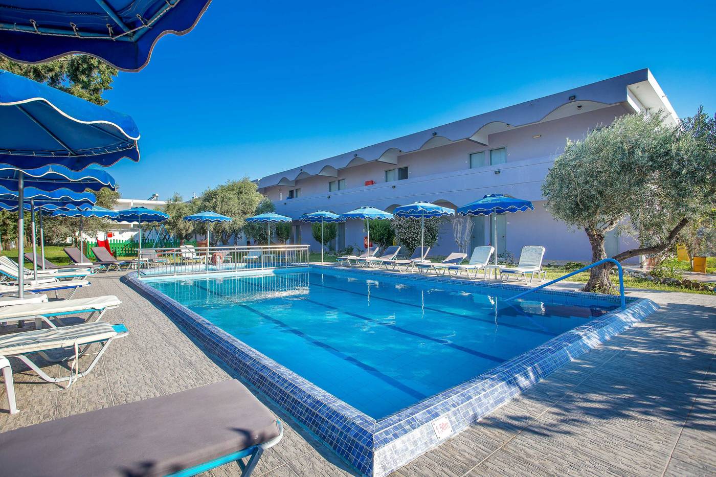 Belvita-Hotel-Pool-9