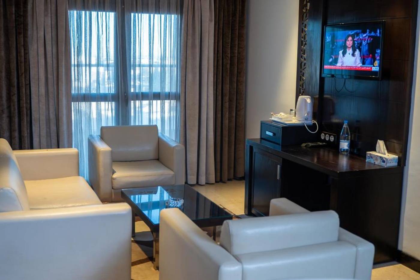 Samarons-Hotels-Room-9