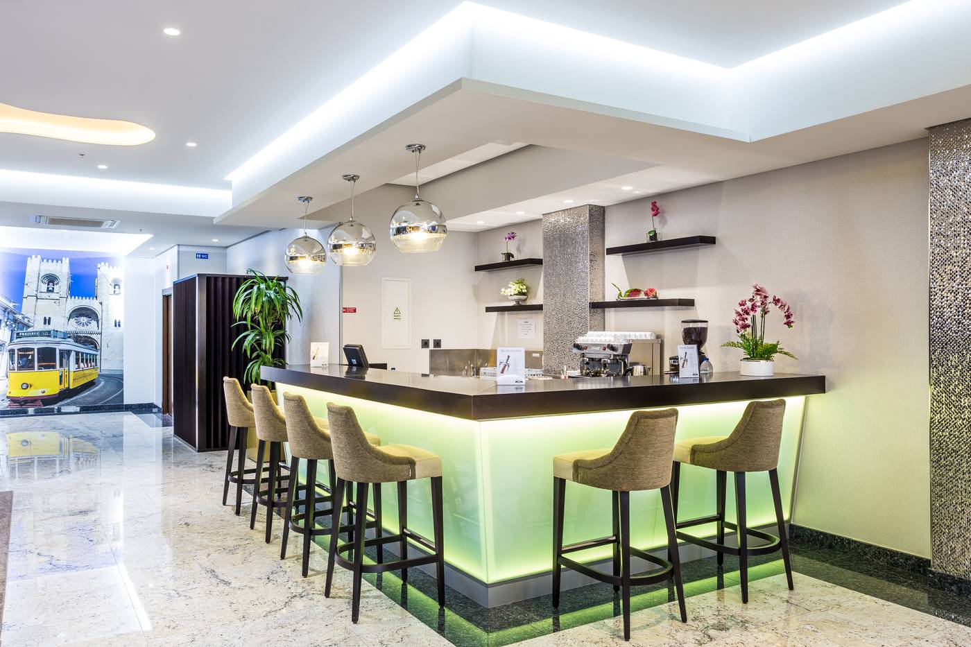 Empire-Lisbon-Hotel-Bar-7