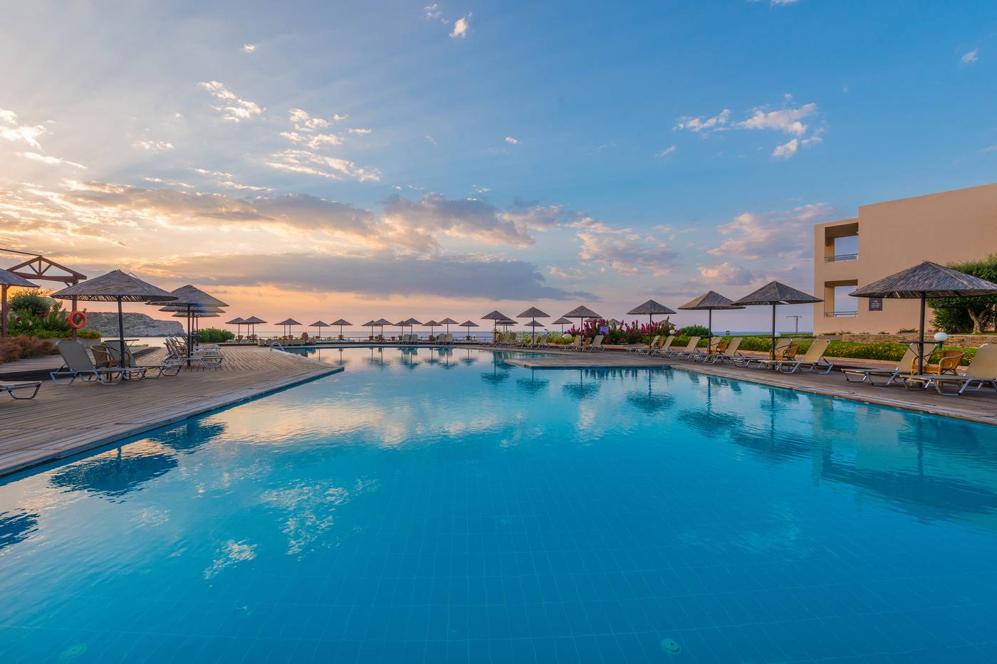 Lutania-Beach-Pool-4