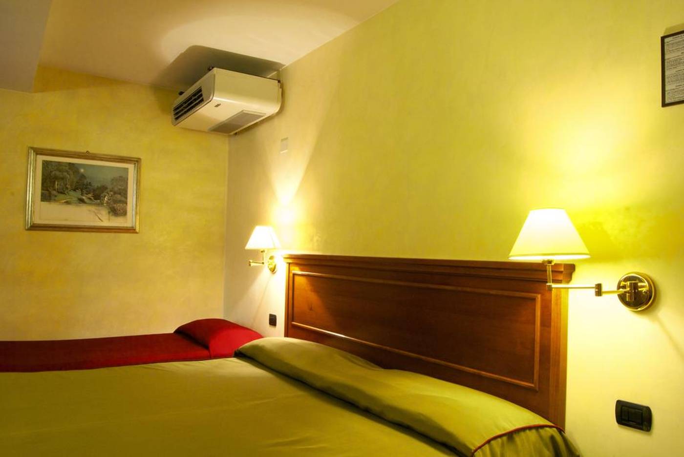 Hotel La Luna-Italy-LUCCA-Room-8